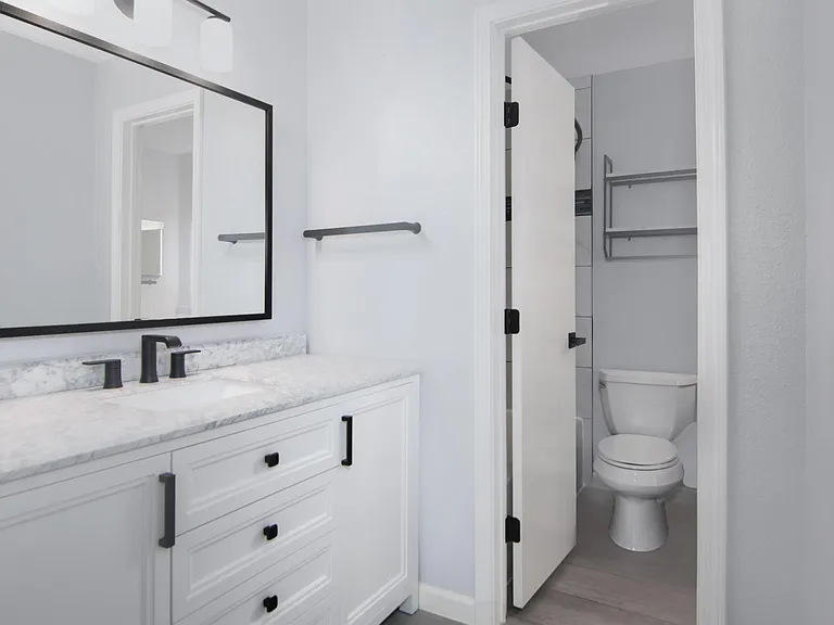 255 E Castle Harbour Dr — Photo 17