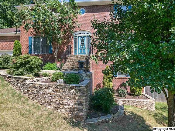 2nd image of 1111 Summerwood Cir SE