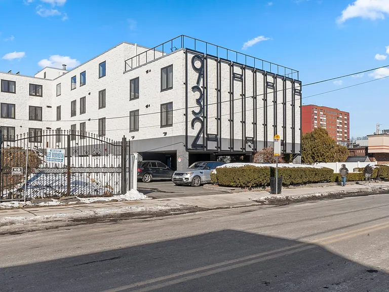 932 Broadway #213 — Photo 7