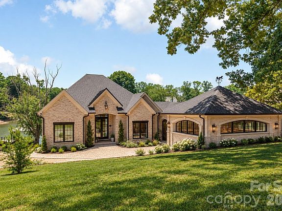 3rd image of 445 Sundown Rd