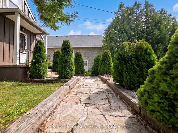 2nd image of 579 John St