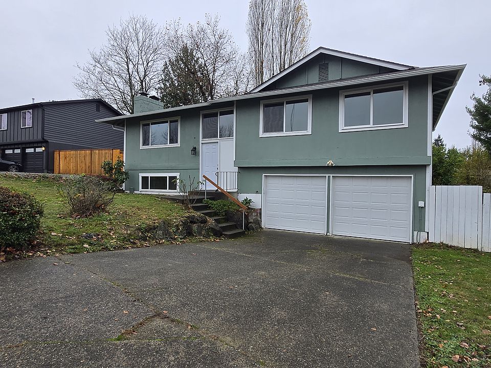 Updated split level home in super convenient location close to shopping, schools and restaurants!