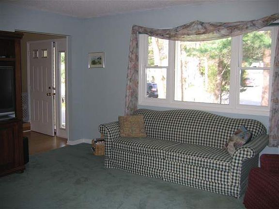 4th image of 21 Carriage Way
