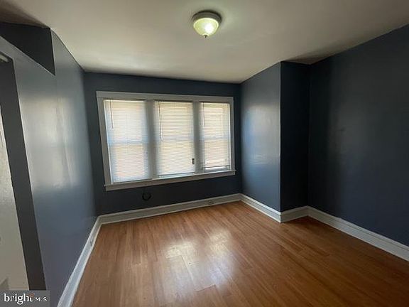5th image of 2240 E Monmouth St