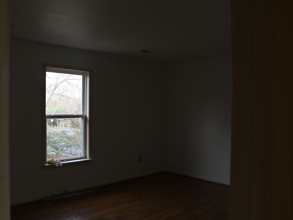 1st image of 1019 Crestview Dr