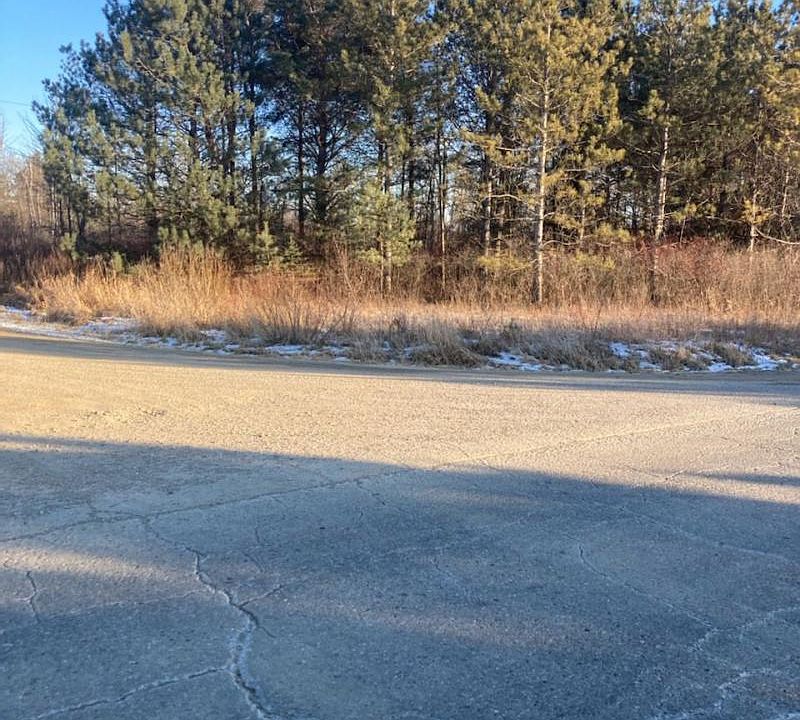 2nd image of Murphy Lake Rd