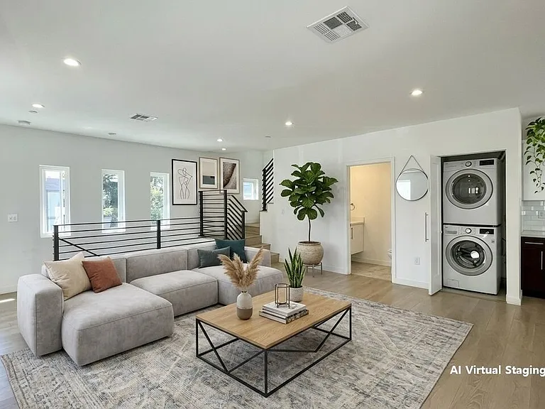 5230 Satsuma Ave — Photo 3