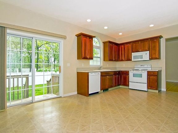 Large Eat-in_Kitchen