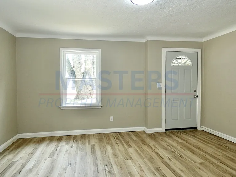5133 Adella St — Photo 6