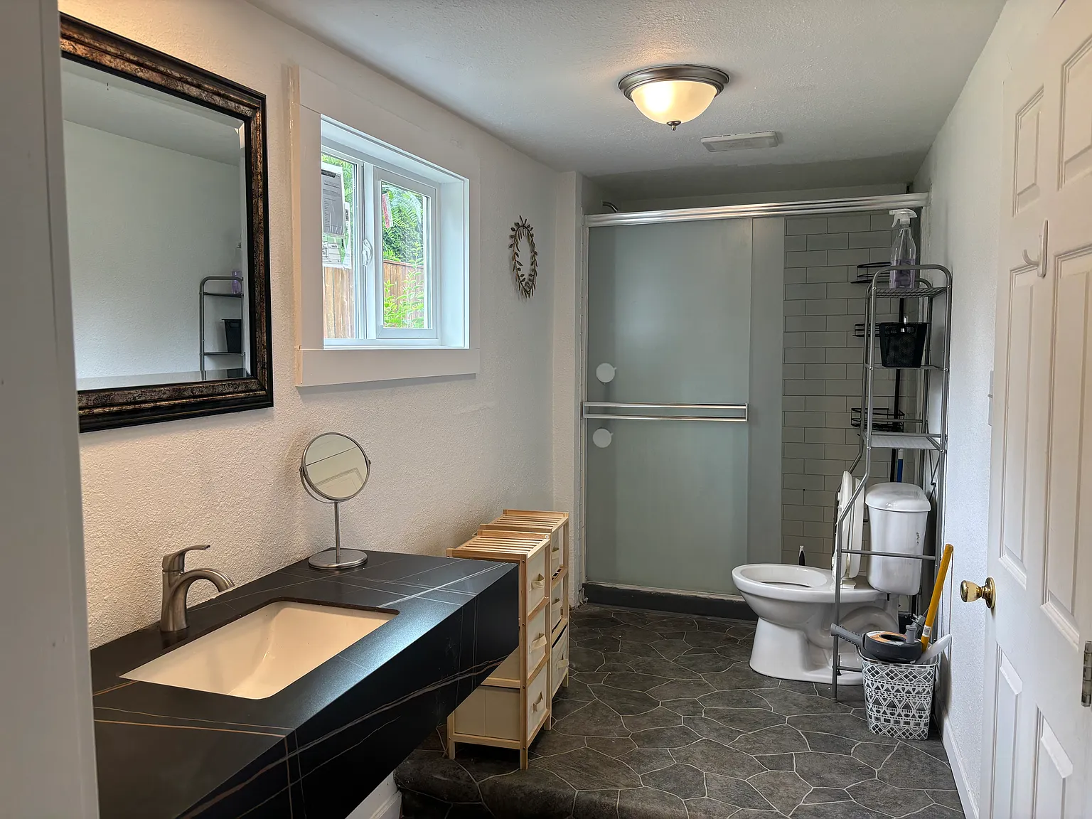 2 bed, 1126 sqft, $1,950 — Photo 4