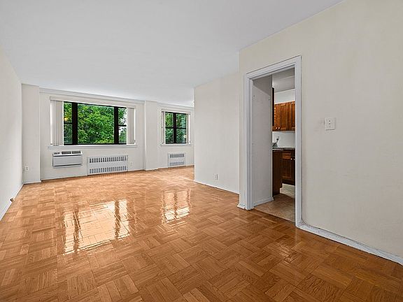 3rd image of 735 Kappock St APT 7B