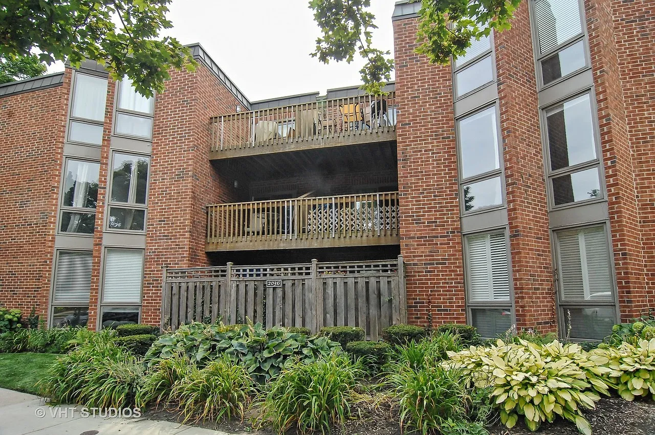 2 bed, $4,000 — Photo 1