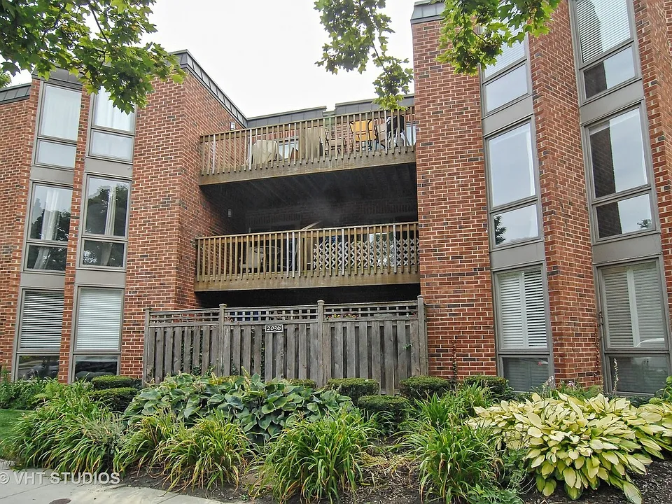 2036 N Larrabee St #8206