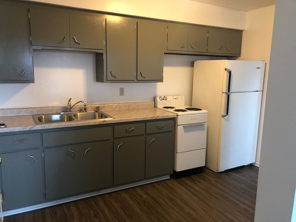 1st image of 398 Roy Ave #15