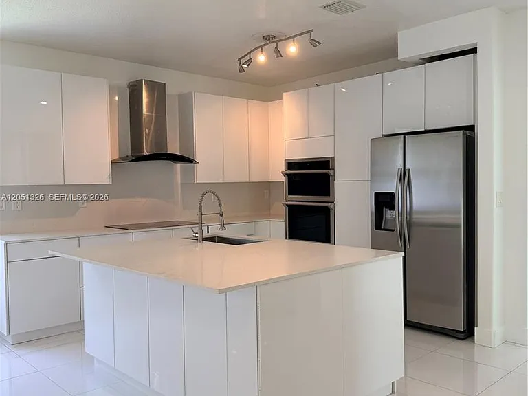 3802 SW 165th Ter — Photo 5