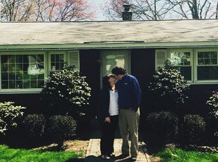 359 Sterling Pl, Hamden, CT 06514