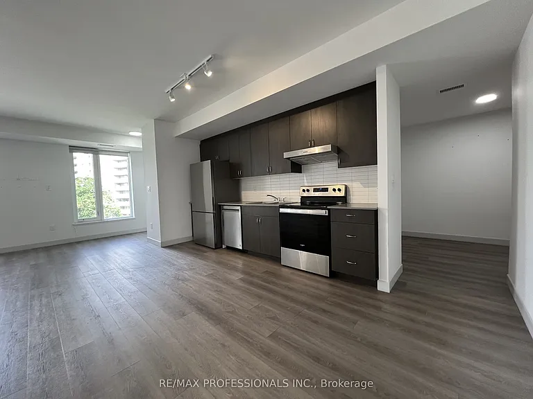 37 Antrim Cres #305 — Photo 17