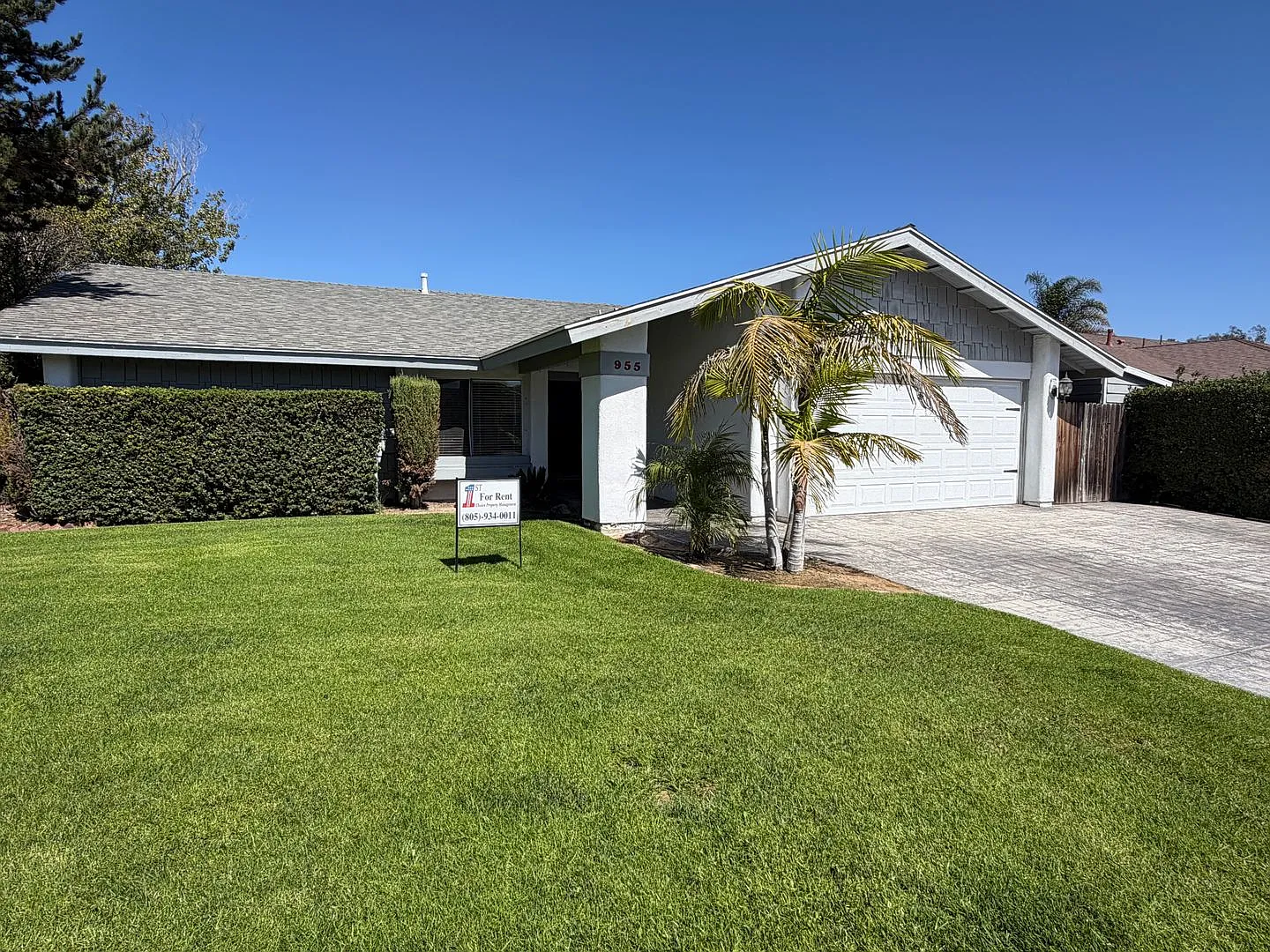 955 Terrace Avenue -- 3 bedroom, 2 bathroom Orcutt home with bar on site! — Photo 2