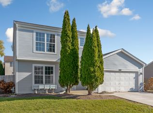 2102 Aberdeen Dr, Carpentersville, IL 60110