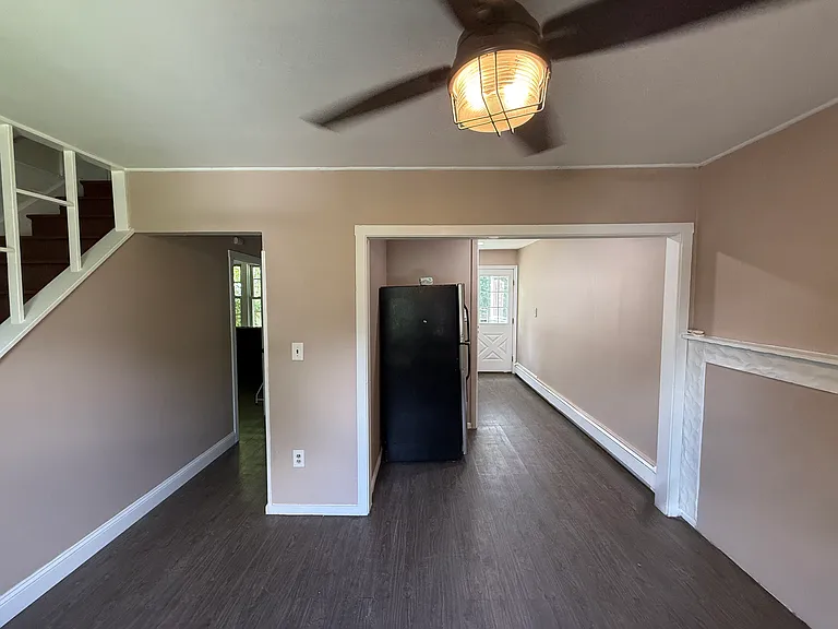 25 Van Wagoner Ave — Photo 4