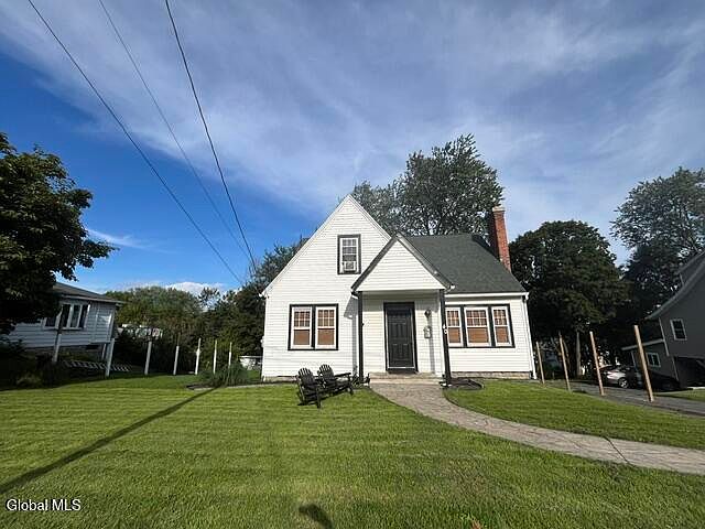 1st image of 40 McCulloch Avenue