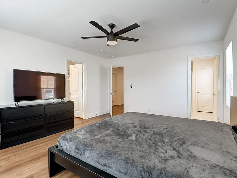2875 Starling Summit St — Photo 5