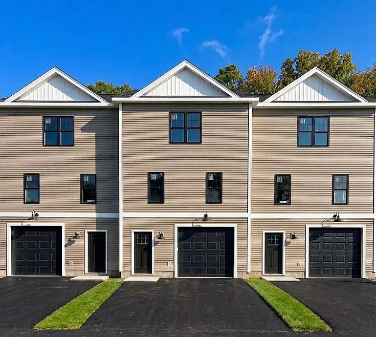 40 Cranberry Hwy #2