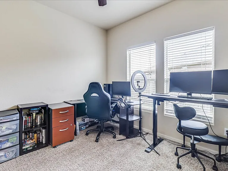 2242 Anacua St — Photo 33