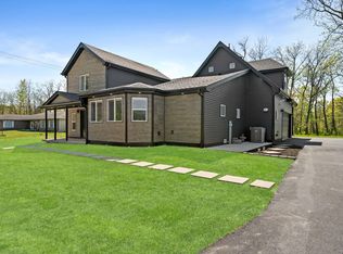 220 N Lake Park Ave, Hobart, IN 46342