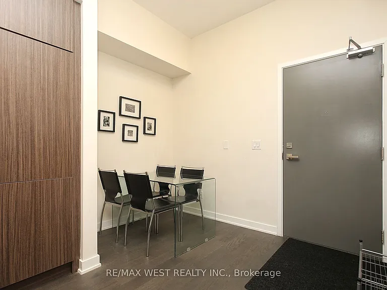 17 Dundonald St #309 — Photo 10