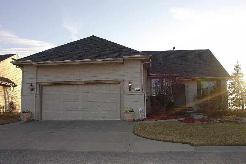 2nd image of 13105 E Bridgefield Pl