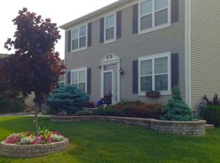 1814 Cashel Ln, McHenry, IL 60050