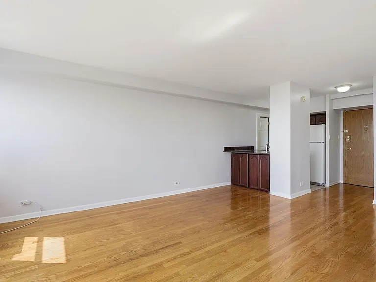 4180 Marine Terrace Apartments — Photo 61