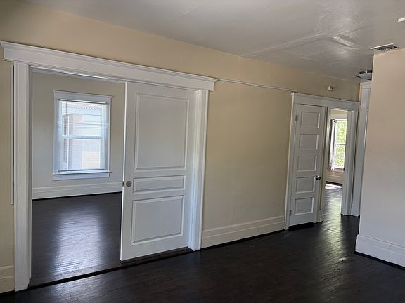 2nd image of 304 S Oak Knoll Ave #304