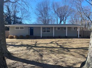 58 N Howells Point Rd, Bellport, NY 11713