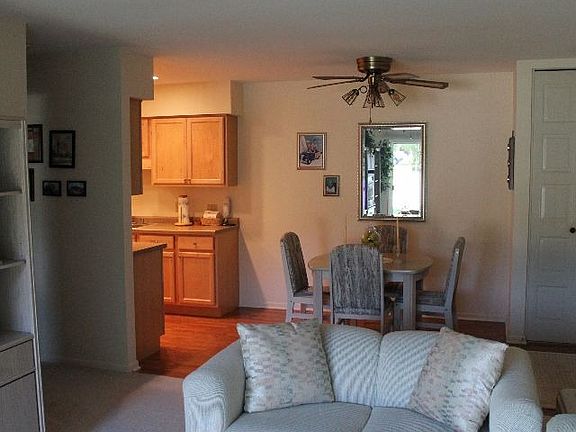 5th image of 102 Evelyn Ln Unit A