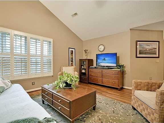3rd image of 3468 Walter Dr