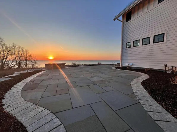 383 Aimsir Wynd, Port Washington, WI 53074