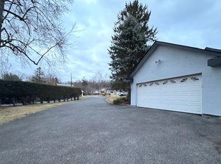 5 Mellis Pl, Valhalla, NY 10595