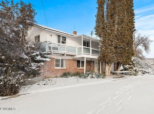 16081 Ahtanum Rd, Yakima, WA 98903
