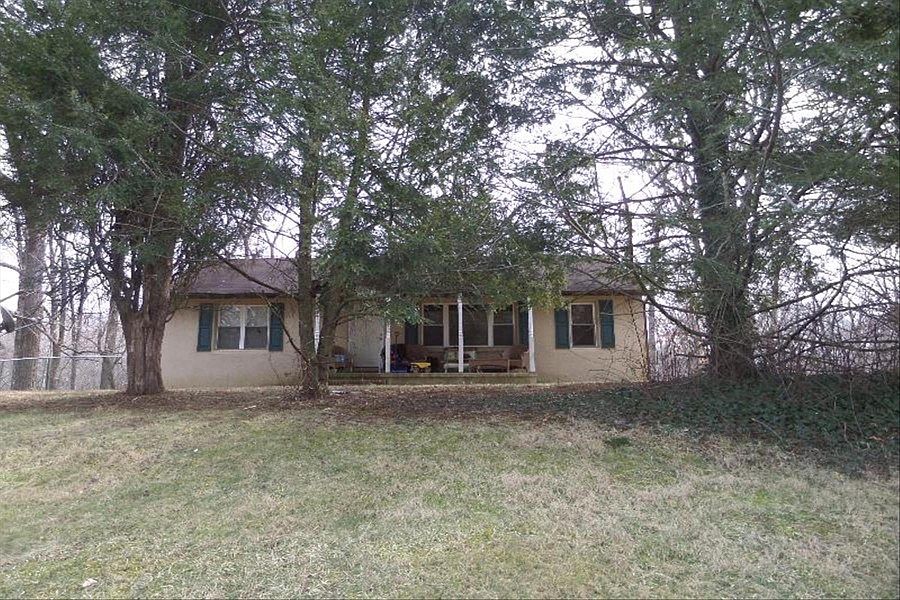 1st image of 211 E Wheel Rd