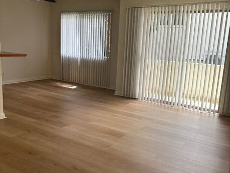 1435 S Bundy Dr — Photo 2