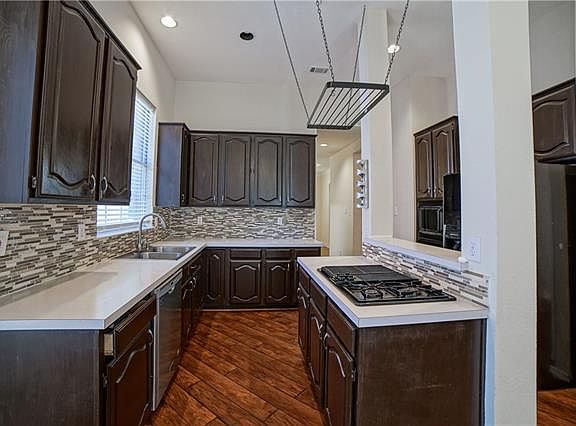 4th image of 617 Herefordshire Ln