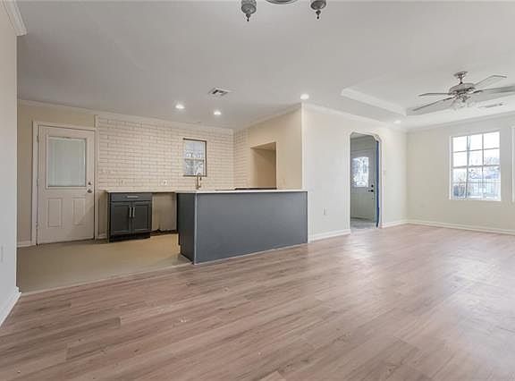 4th image of 6019 Franklin Ave