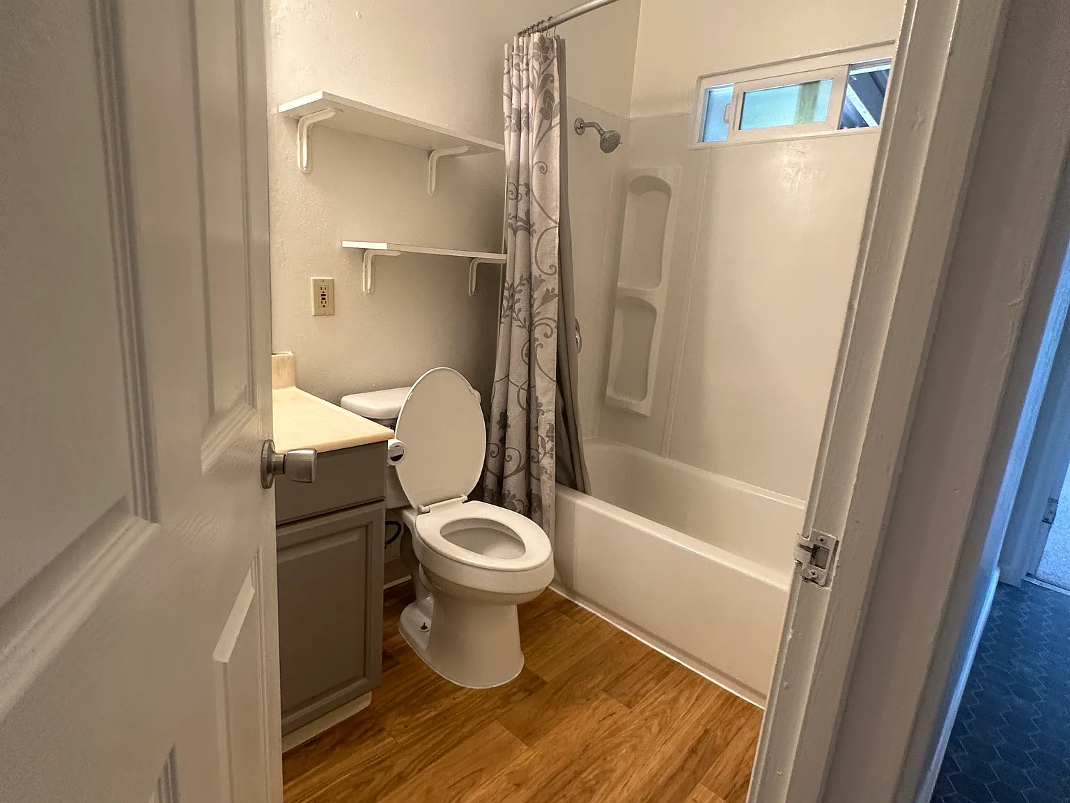 3 bed, 965 sqft, $2,350 — Photo 3