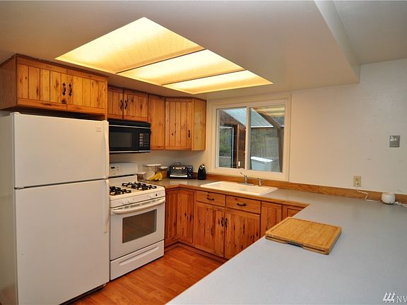 4th image of 13941 Chinook Cir NW