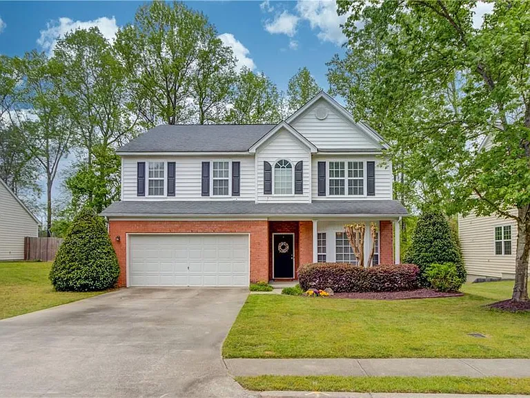 2350 Kirkstone Dr — Photo 1