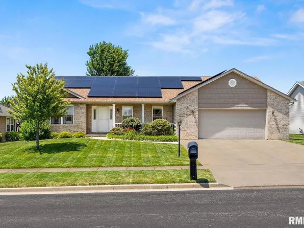 800 Simon St, Washington, IL 61571