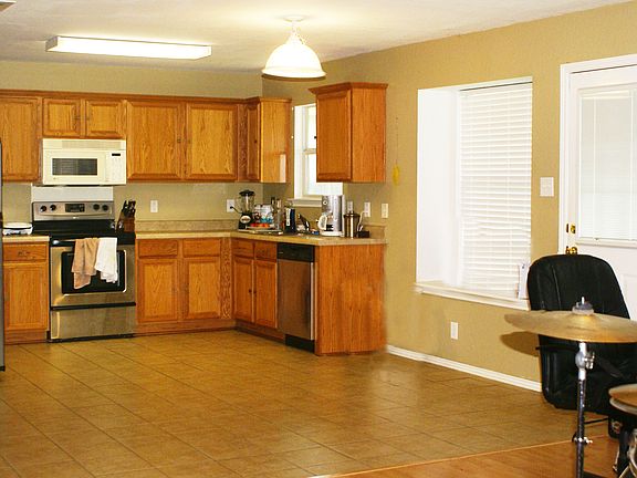 2nd image of 263 Goliad Dr