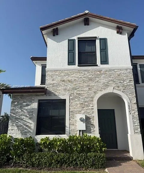 10025 SW 228th Ter #10025 — Photo 3